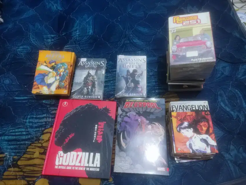 Dijual buku bekas koleksi atau juga yang baru novel dan komik