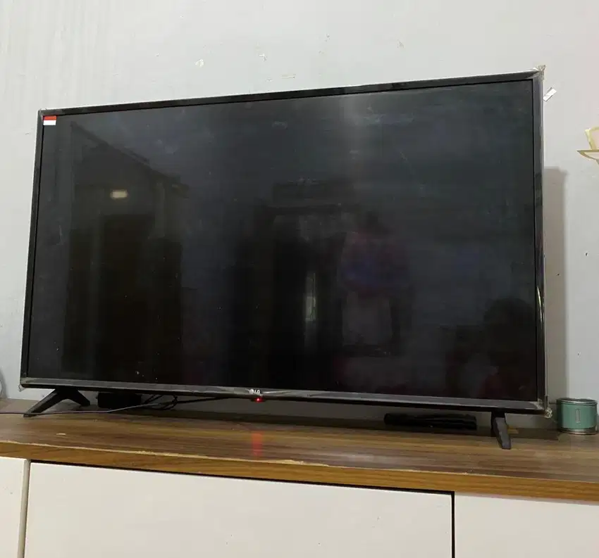 DIJUAL CEPAT Smart tv LG ukuran 43 INCH, minat harga bisa miring bgt