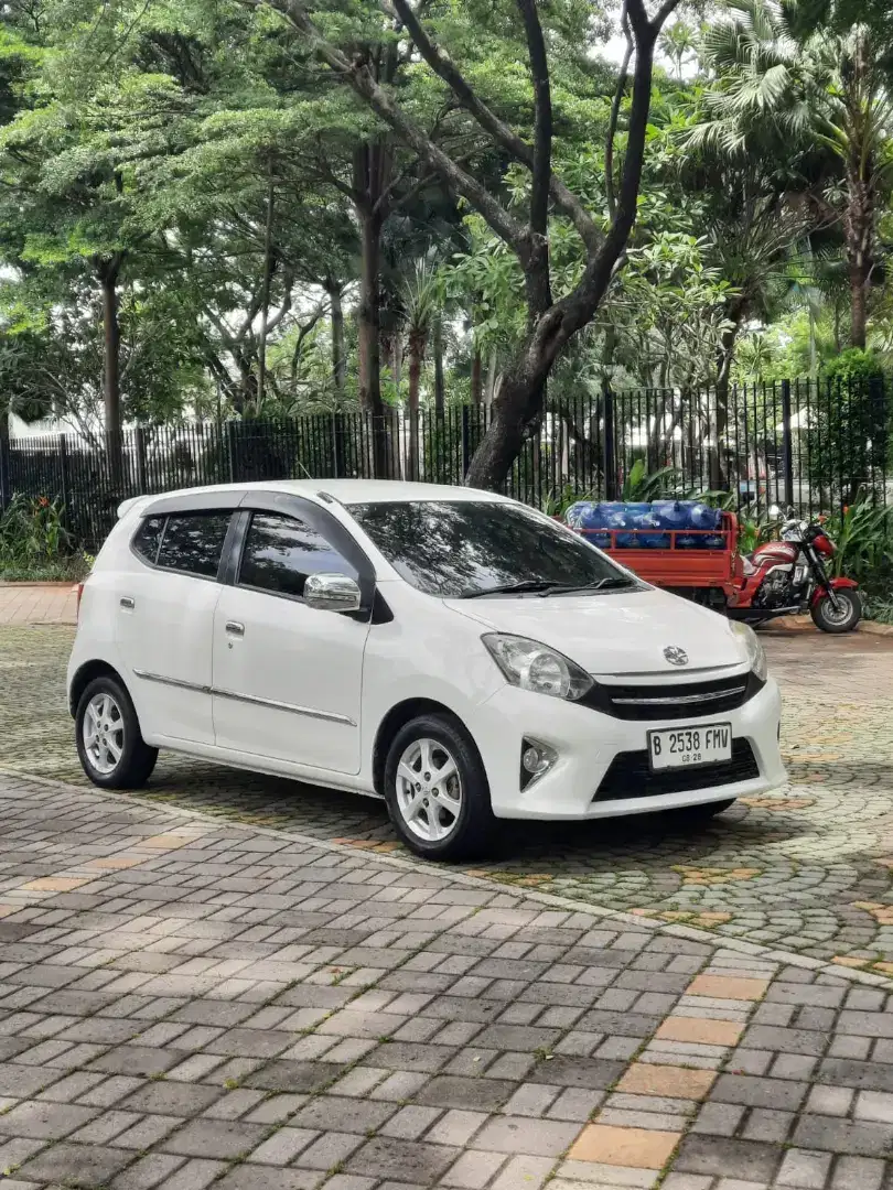 LOW KM Mulus Terawat! Toyota Agya G Matic 2015