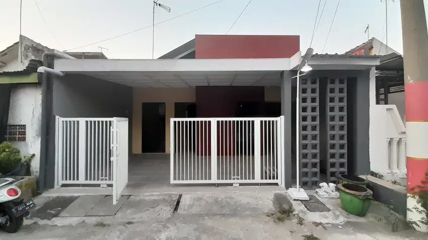 Rumah di dalam perumahan Jombang Kota sudah renovasi