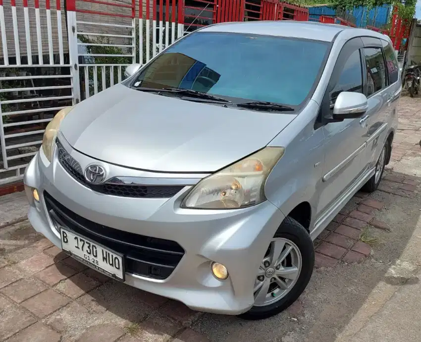 Avanza VELOZ 1.5 AT Pajak Hidup Panjang Berkas Lengkap Tangan Pertama