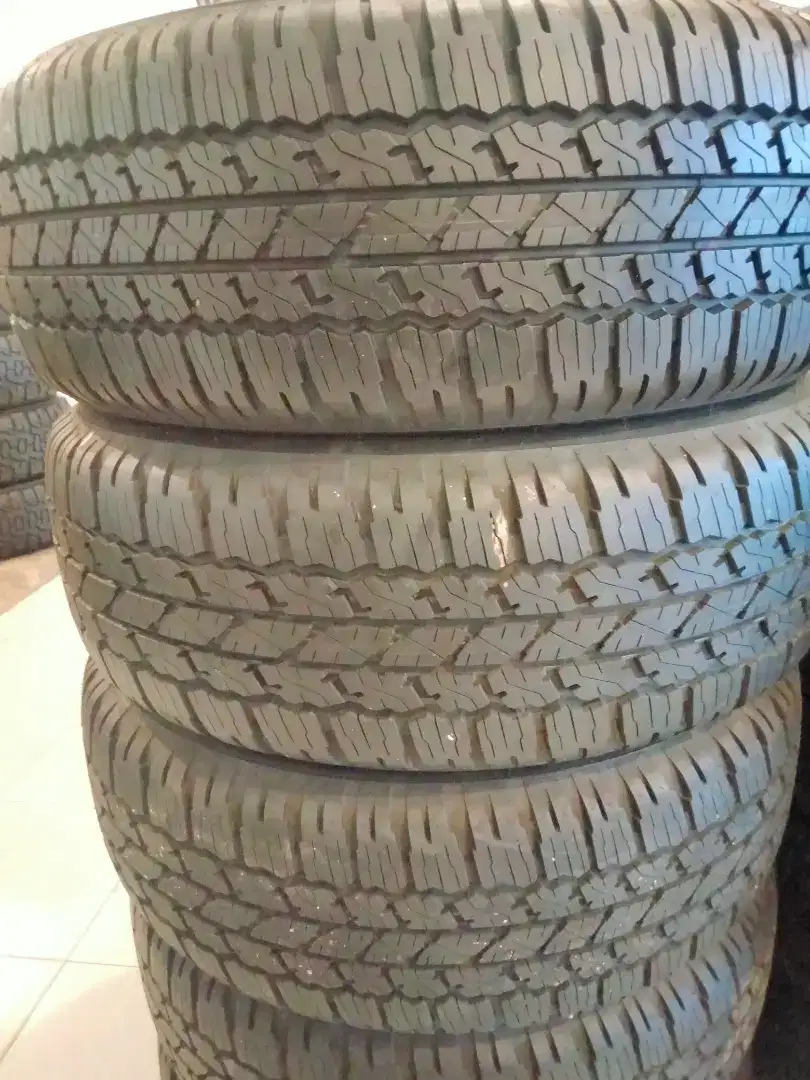 265/65 r17 Bridgestone dueler at