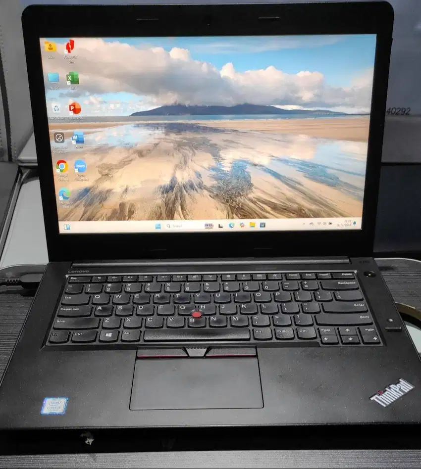 Lenovo ThinkPad E470 Bekas Siap Pakai