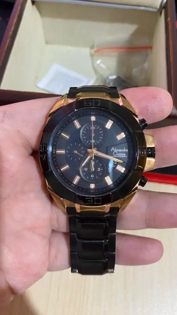 Jam tangan Alexander Christie Pria bekas