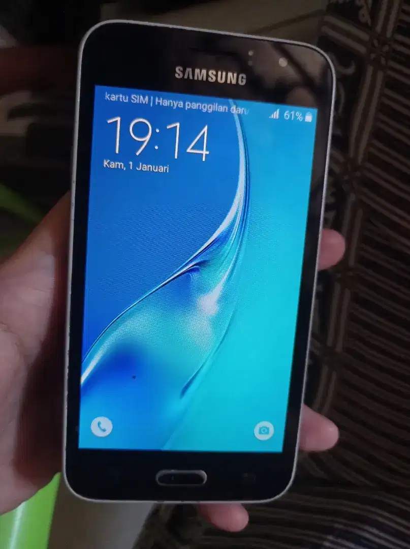 SAMSUNG J1 2016