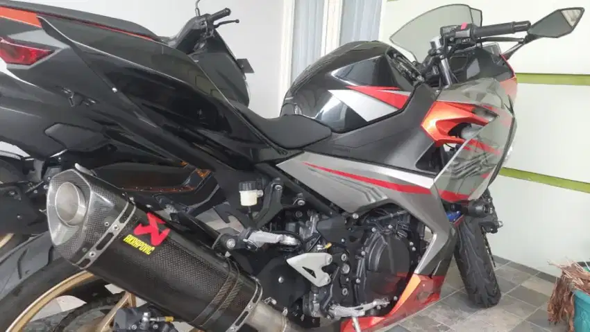 Dijual Kawasaki Ninja 250cc Tahun 2018  kondisi Mulus dan Terawat