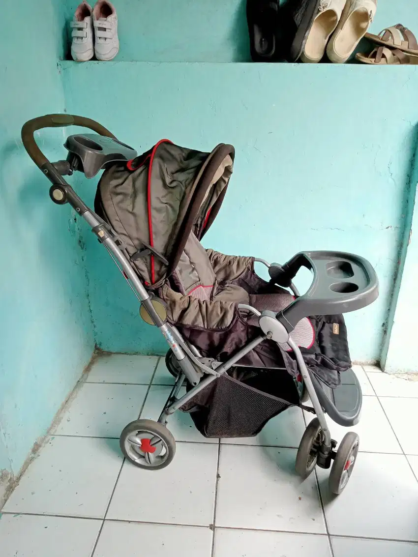 Dijual Stroller merk BabyDoes