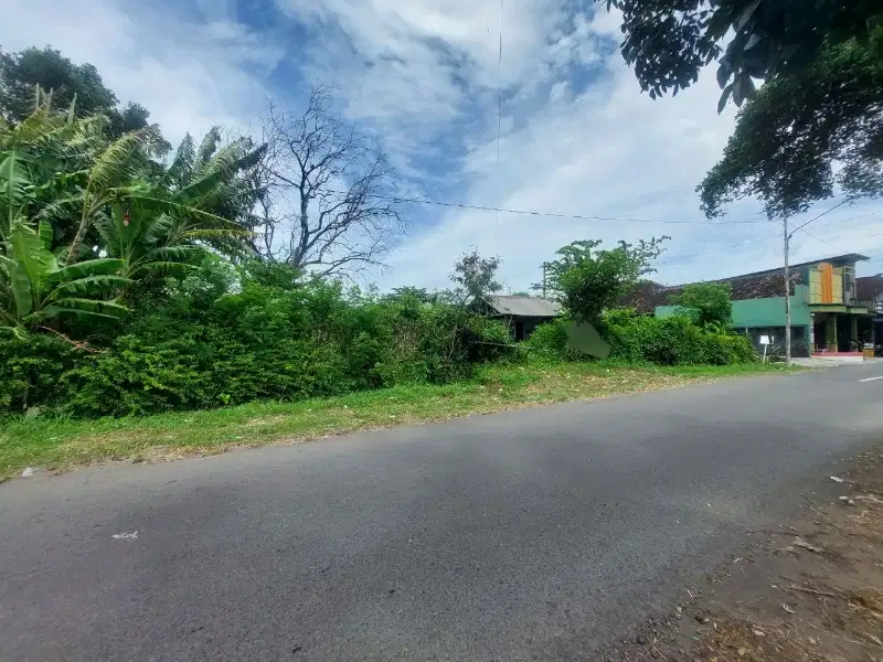 Tanah Tepi Jalan Utama Area Wisata Janti Tulung Klaten