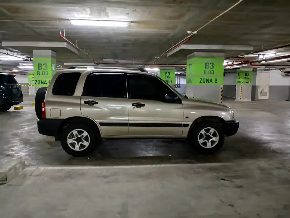 Suzuki New Escudo 1.6 M/T 2003 Coklat Metalik