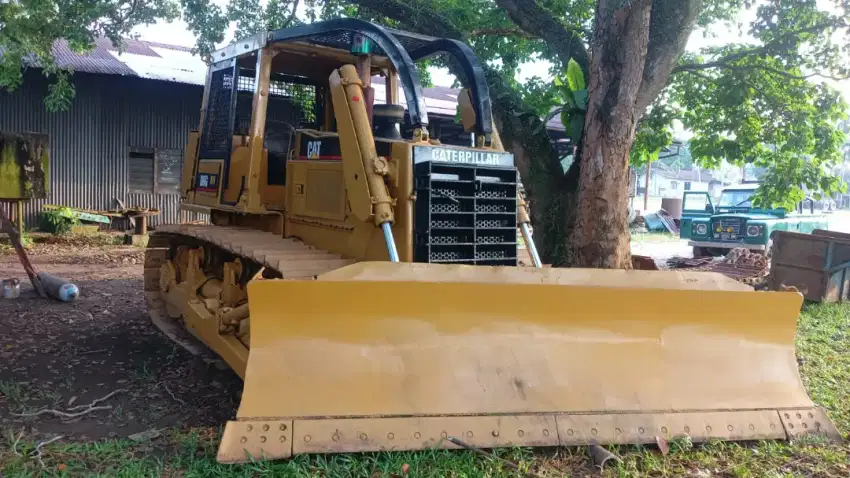 Alat berat Dozer / doser D6G Caterpillar Thn 2005