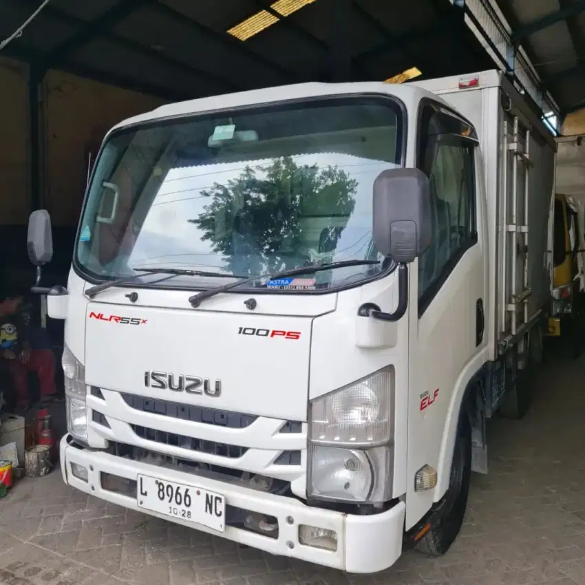 Isuzu ELF NLR 55 100ps Engkel Box Aluminium 2017 pmk 2018 fullorian