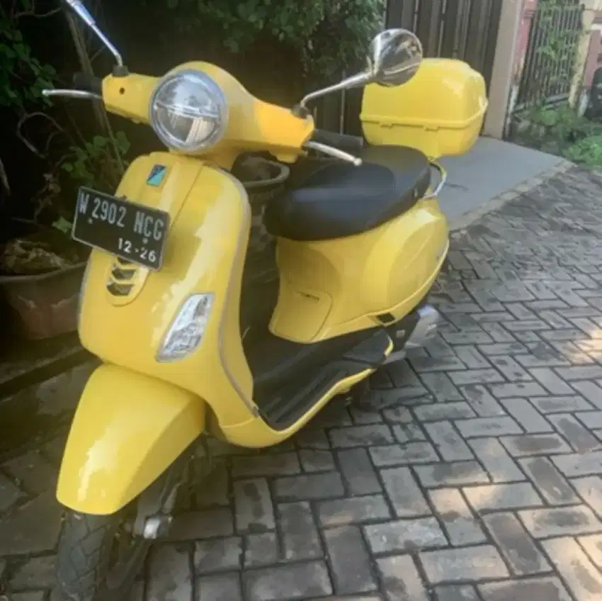 DIJUAL VESPA LX IGET 125 THN 2021