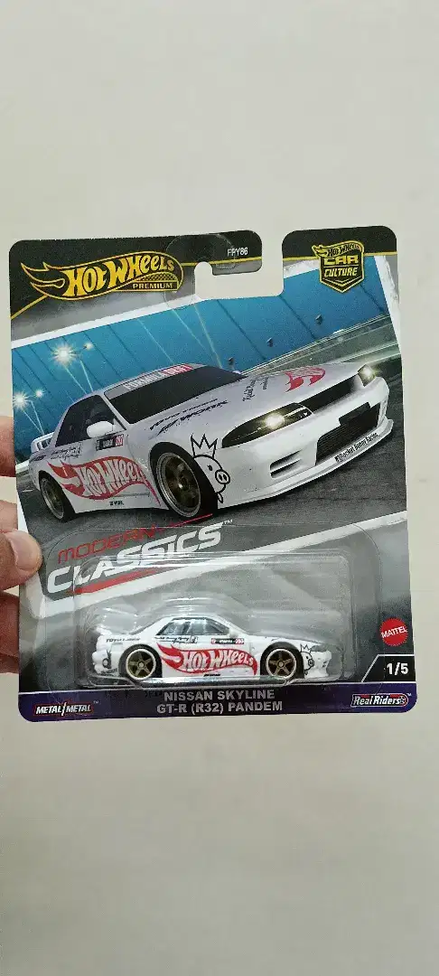 Hot Wheels Premium ( Asli Jepang ) 
Nissan Skyline GT-R (R 32 ) Pandem