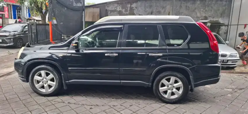 DIJUAL NISSAN X-TRAIL XT2.5 ISTIMEWA