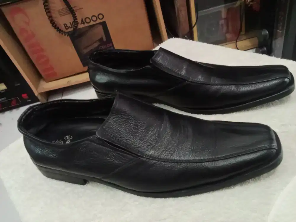 Sepatu pantofel merk ALDO BRUE size 41/40