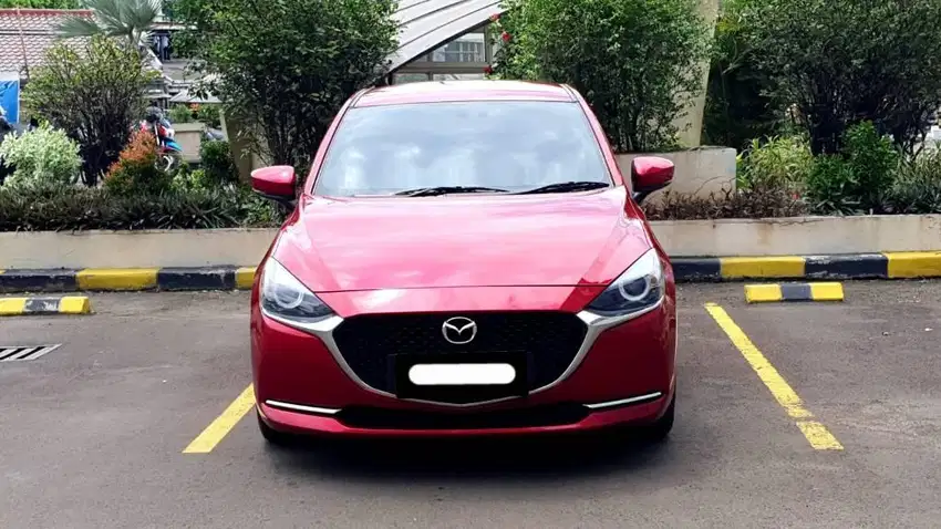 km 19rb mazda 2 gt sedan skyactive 2022 merah pajak panjang cash kredi