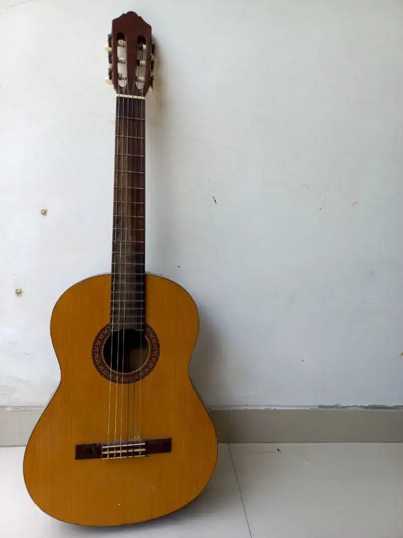 Dijual Gitar Akustik Yamaha