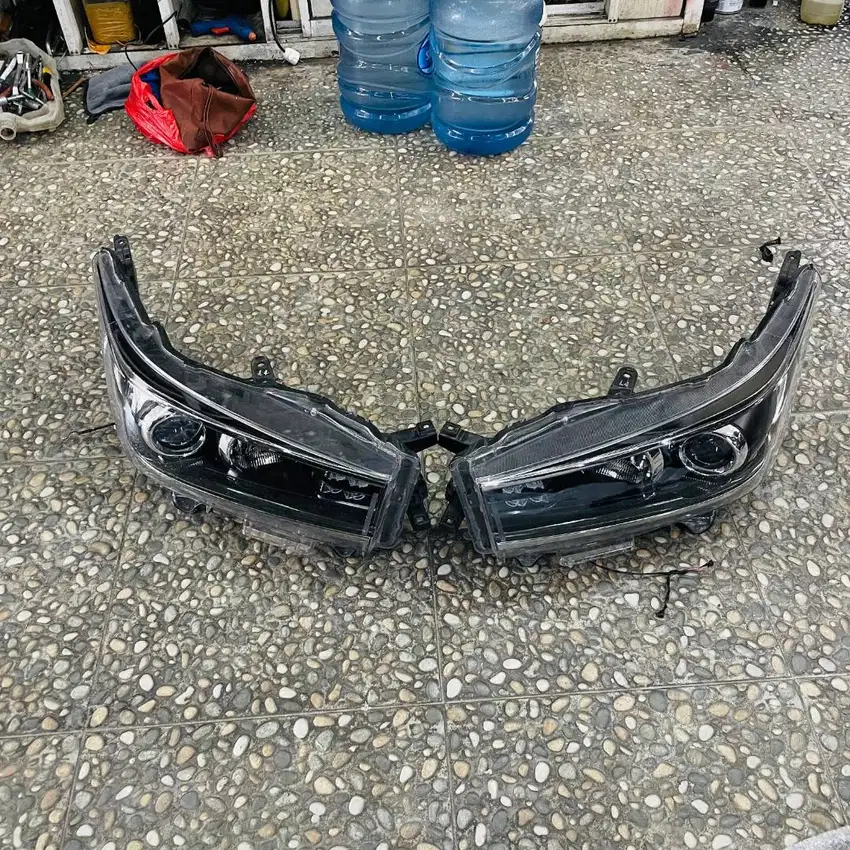 Headlamp original Toyota Innova Reborn type V,Q, Venturer 2015-2021