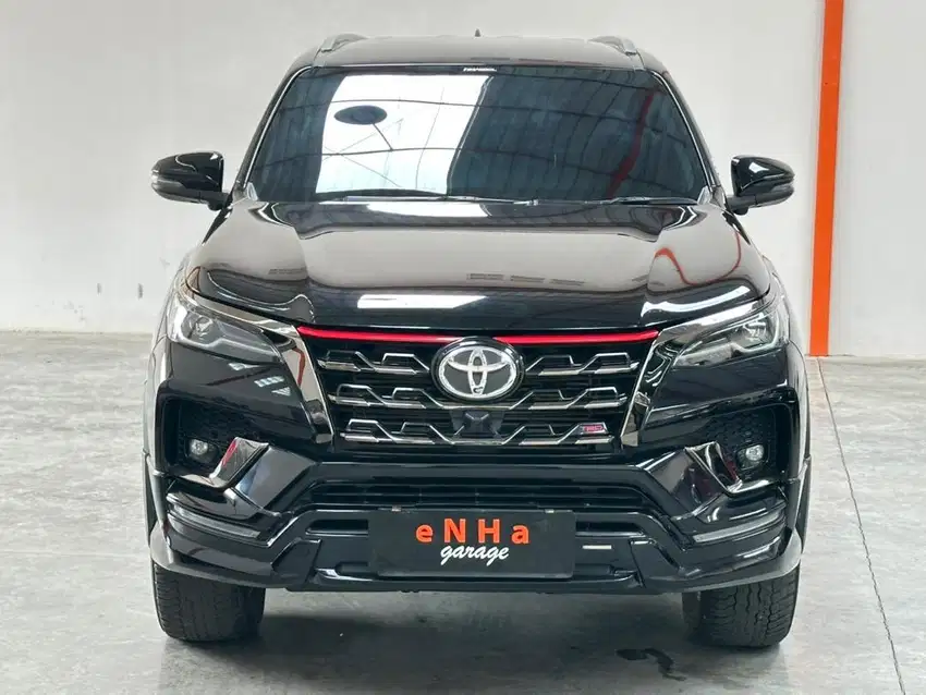 Km 38rb.. Toyota FORTUNER VRZ TRDs 2.4 A/T 2021.. eNHa garage Semarang