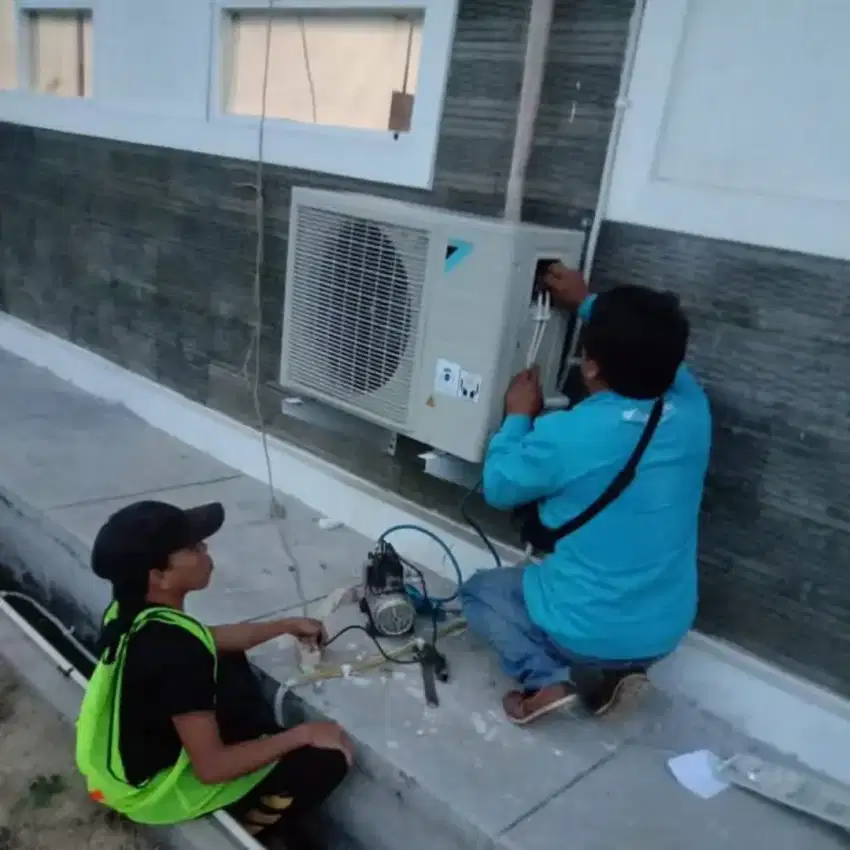 SERVICE AC, JASA PASANG AC, CUCI AC, RELOKASI UNIT AC, DLL. BERGARANSI