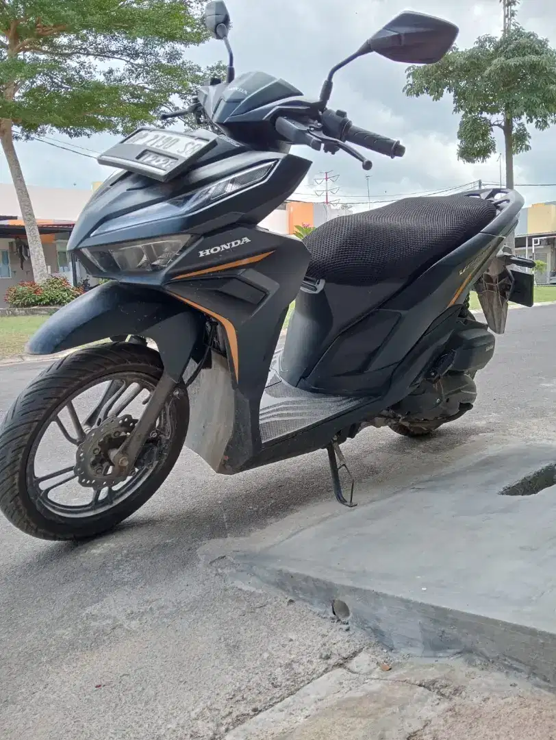 DiJual Cepat Motor Honda Vario 125 CC Warna Hitam