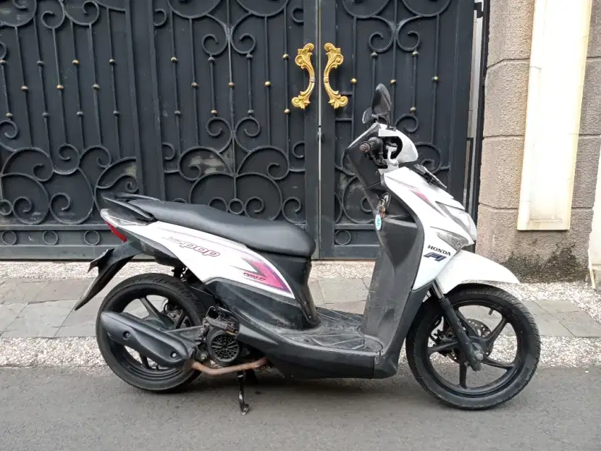 Honda Beat pop PGM-FI esp tahun 2015 surat surat komplit B dki