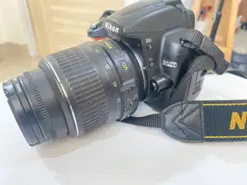 Nikon D5000 + Lensa kit