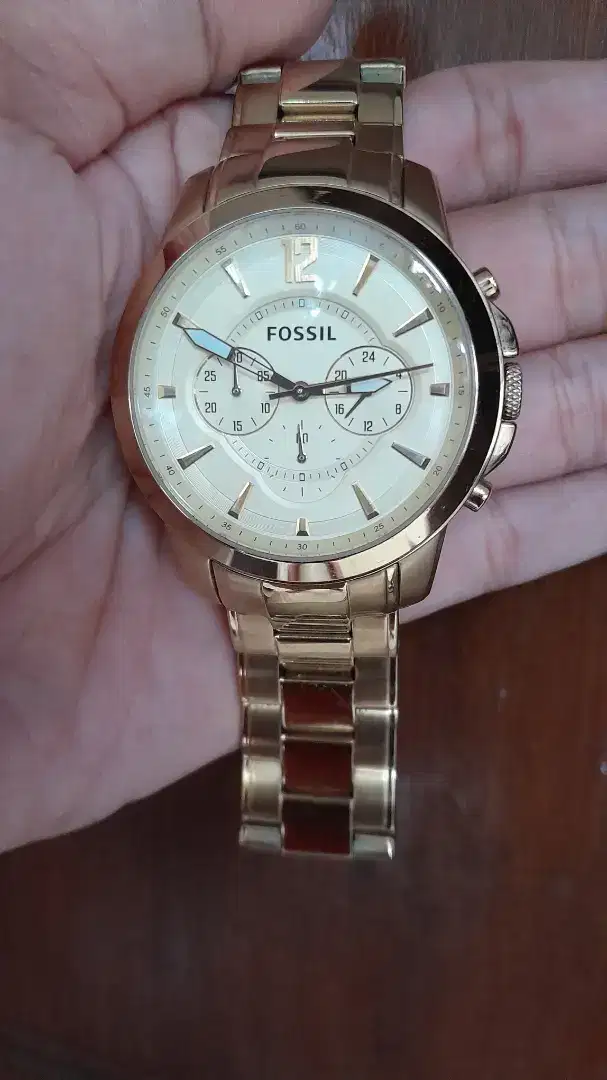 Dijual jam Fossil bekas.