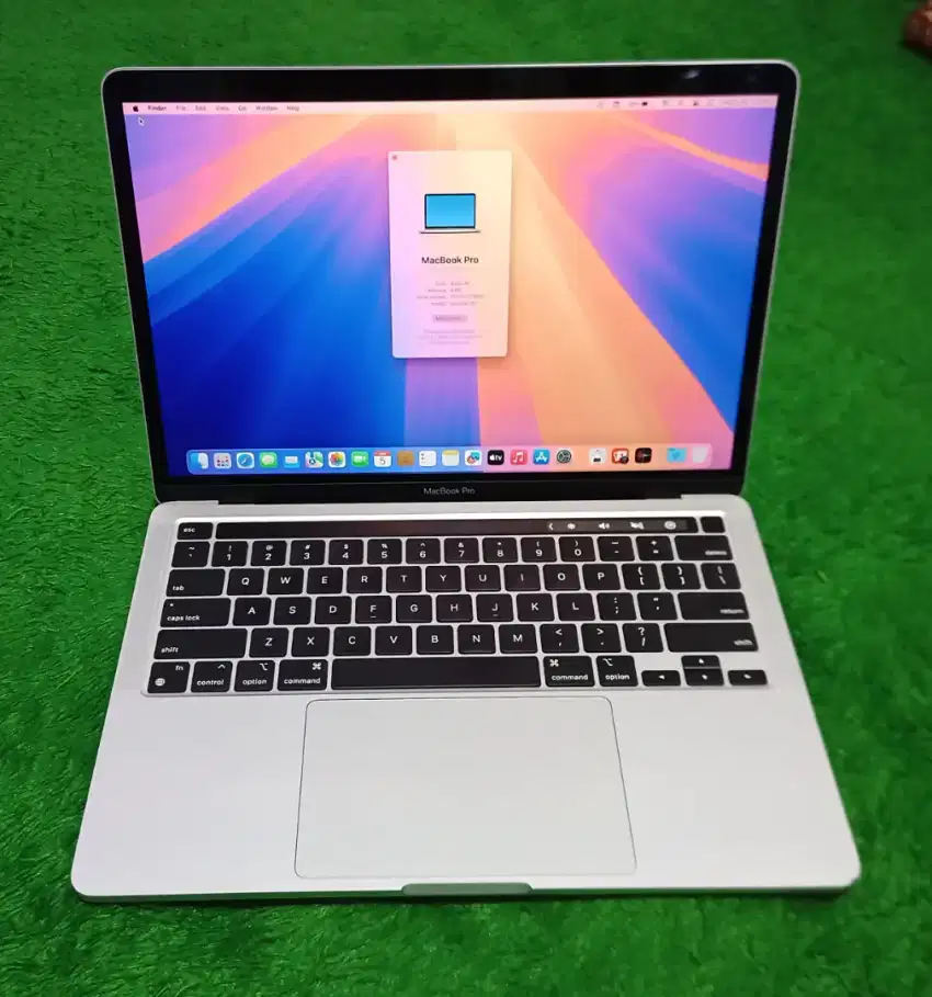 Apple Macbook Pro M1 2020 M1 8/512 GB Touchbar Silver mulus murah