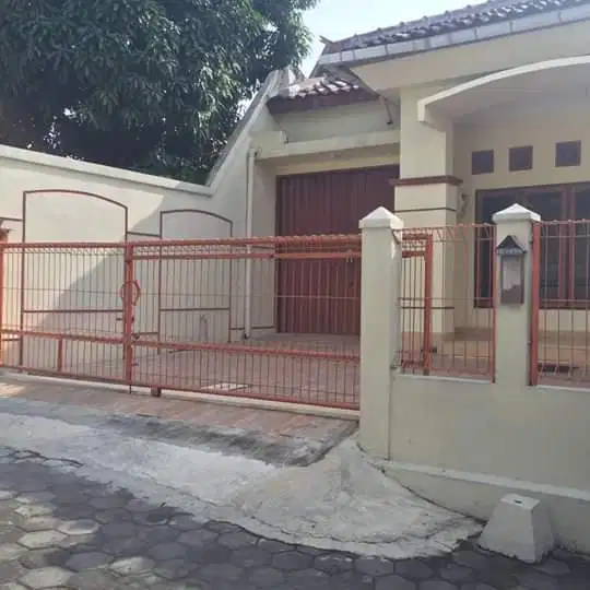 Dijual Rumah 2 Lt Furnished Dikawasan Premium Jambon Dekat SKE