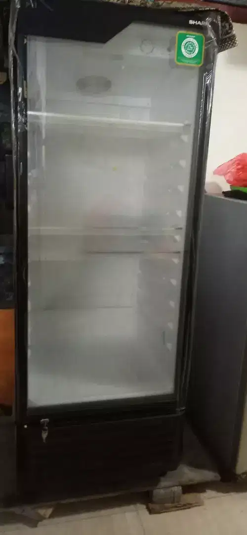Showcase Kulkas khusus freezer merk Sharp