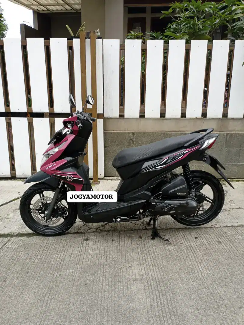 dijual cepat motor honda beat fi iss th 2019