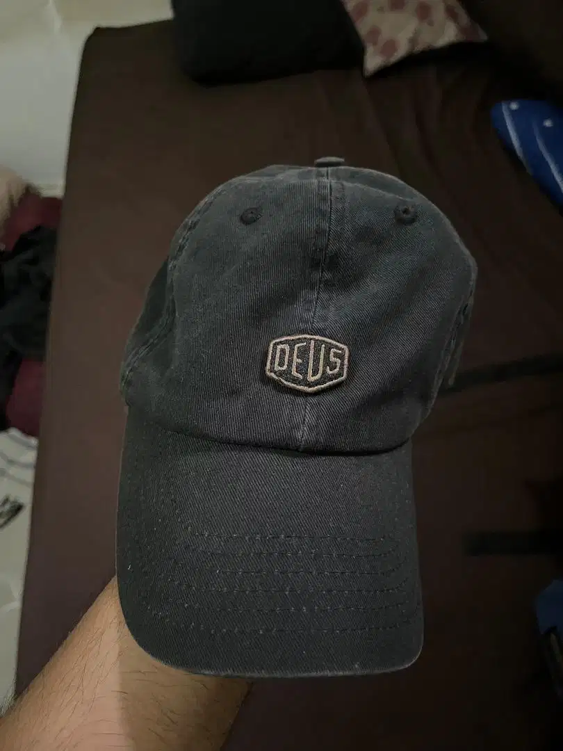 Di jual Topi Deus