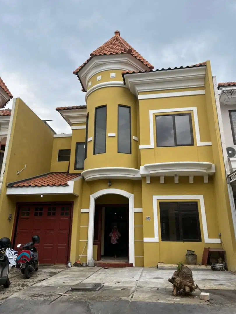 Sewa rumah surabaya regency