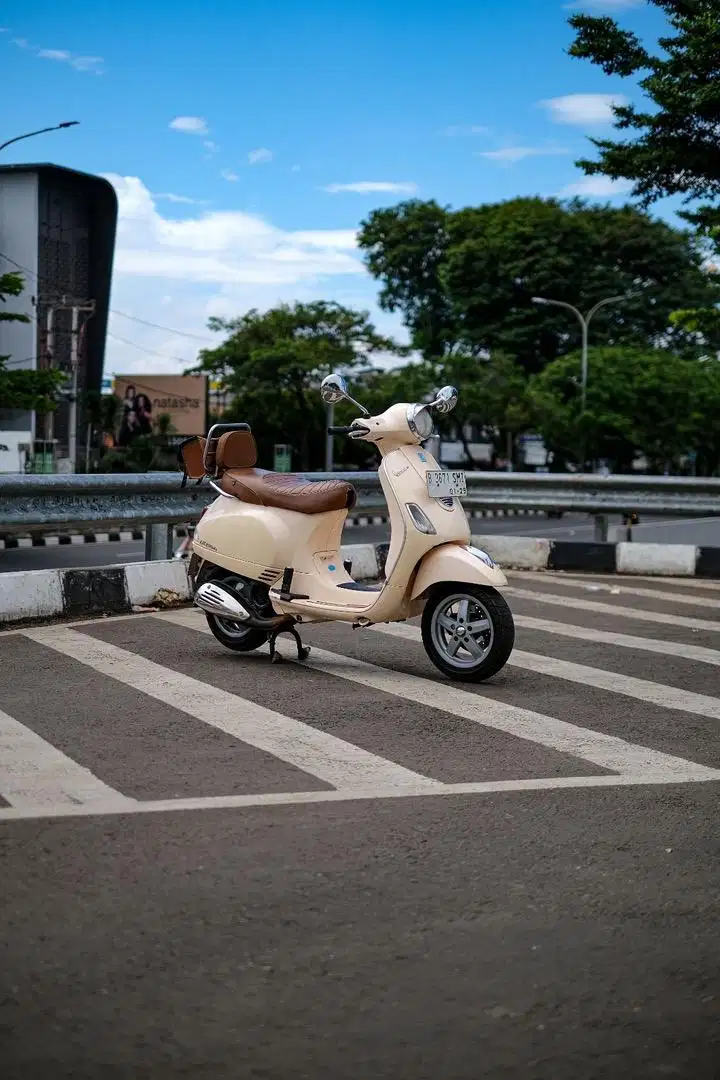 PIAGGIO VESPA MATIC LX 150 2VIE INJECTION 2012 MURAH BERGARANSI