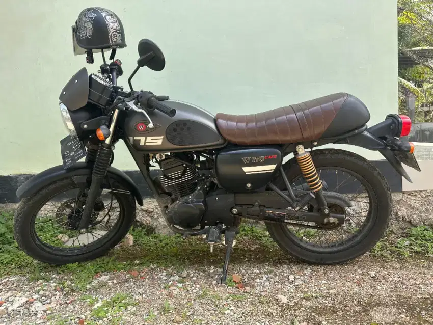 Dijual Motor Kawasaki W175 Cafe