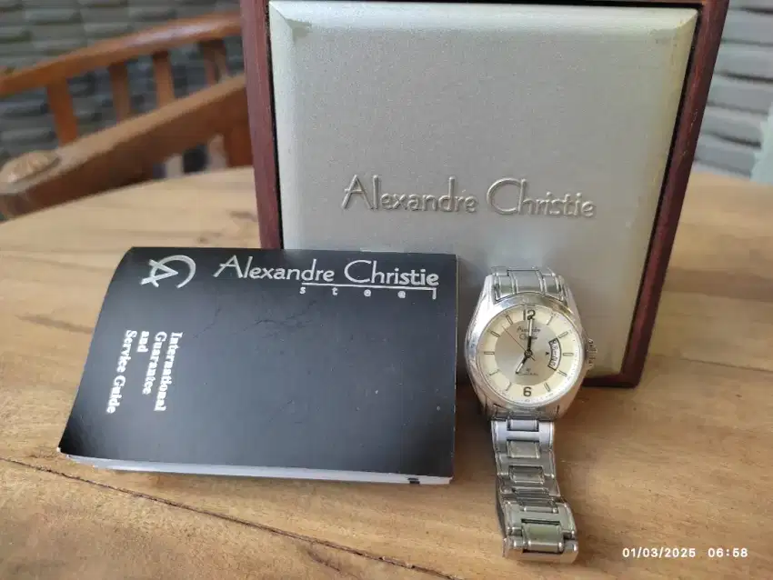 Jam tangan wanita Alexandre Christie