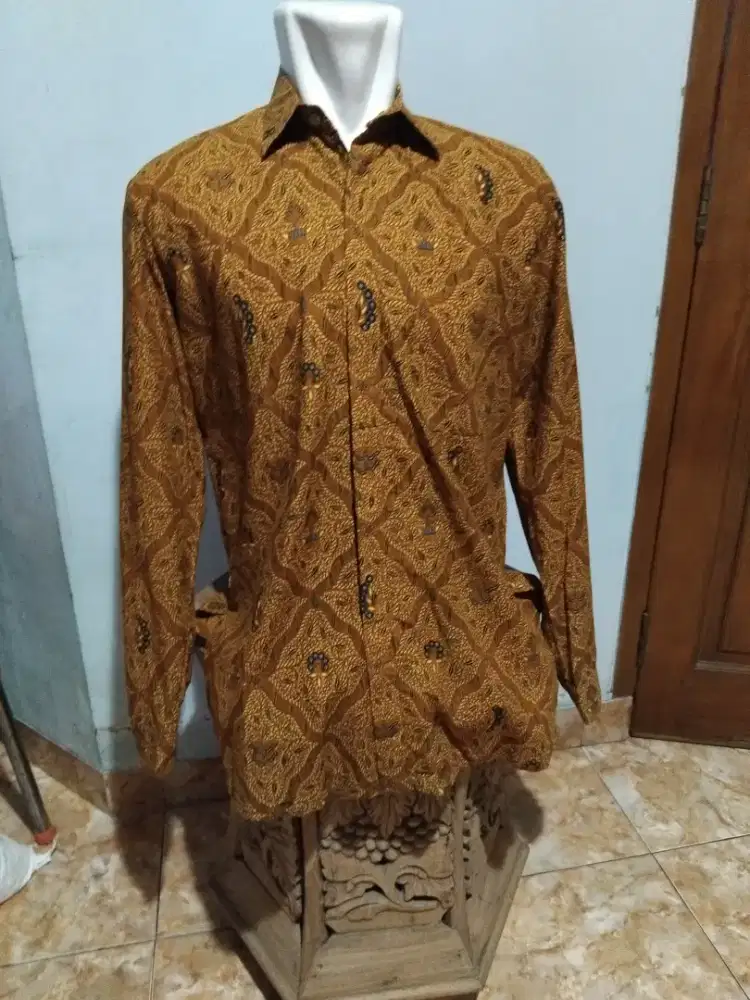 Kemeja sidomukti xl masih baru