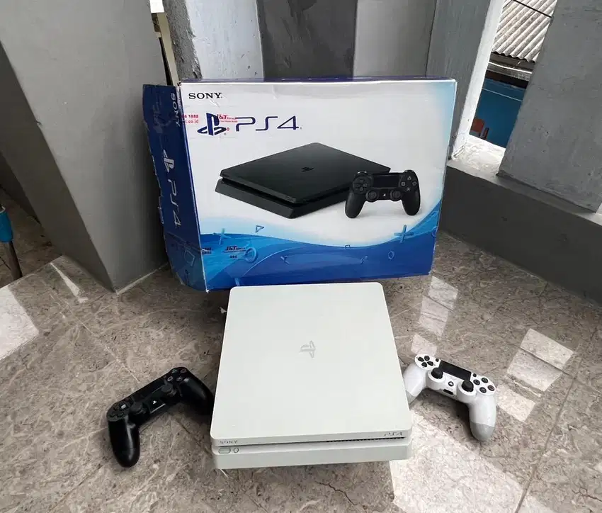 Jual PS4 Slim 1TB ORI Fullset Seri tertinggi Fullgame tinggal main