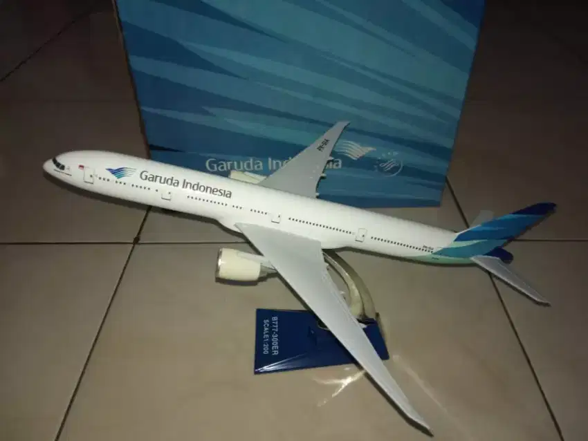 Replika Garuda B777-300