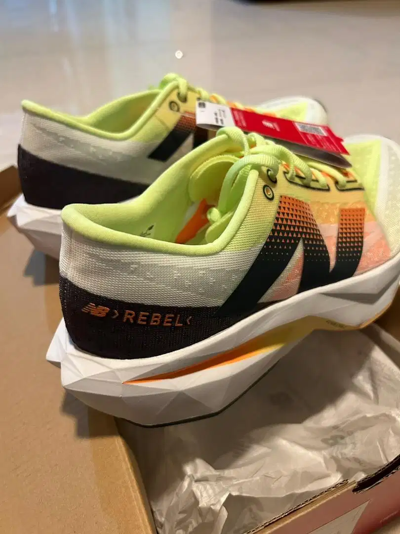 New Balance Fuelcell Rebel V4