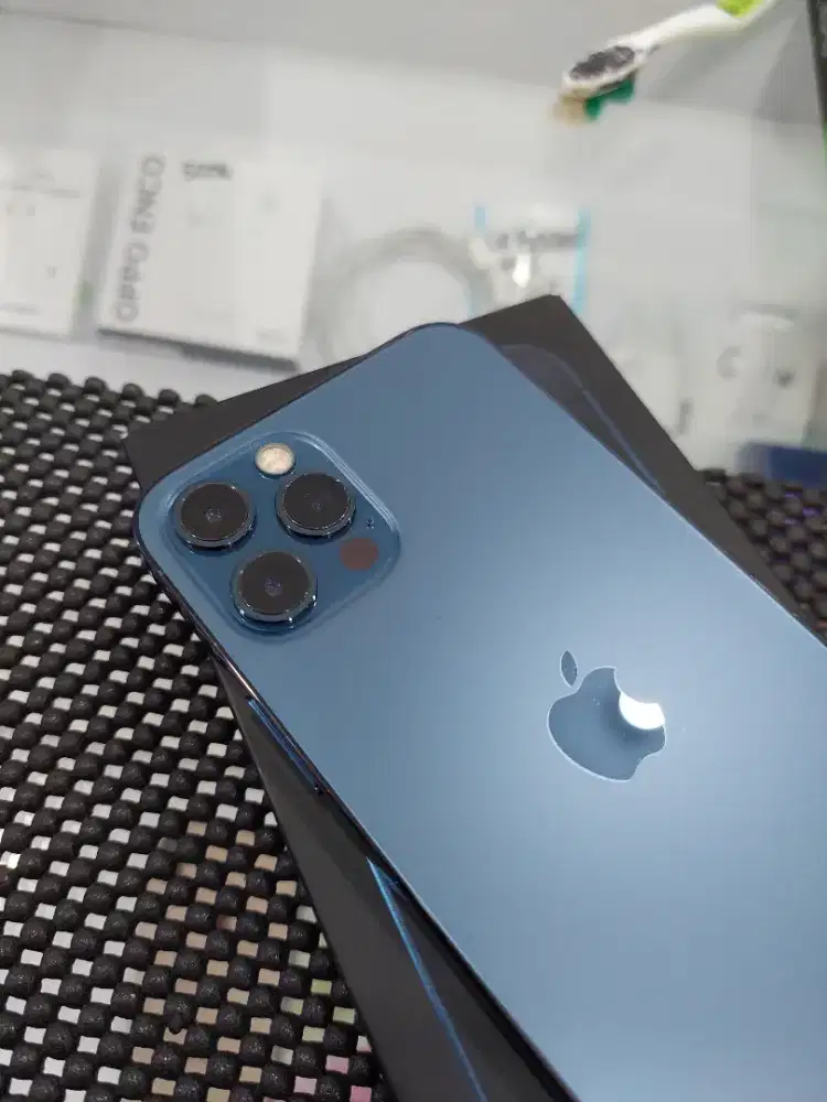 iPhone 12 Pro  128 GB (Bisa semua kartu)