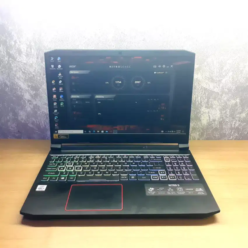 Laptop acer nitro AN515-55 core i5-10300u 512GB SSD 8GB Ram Backlite