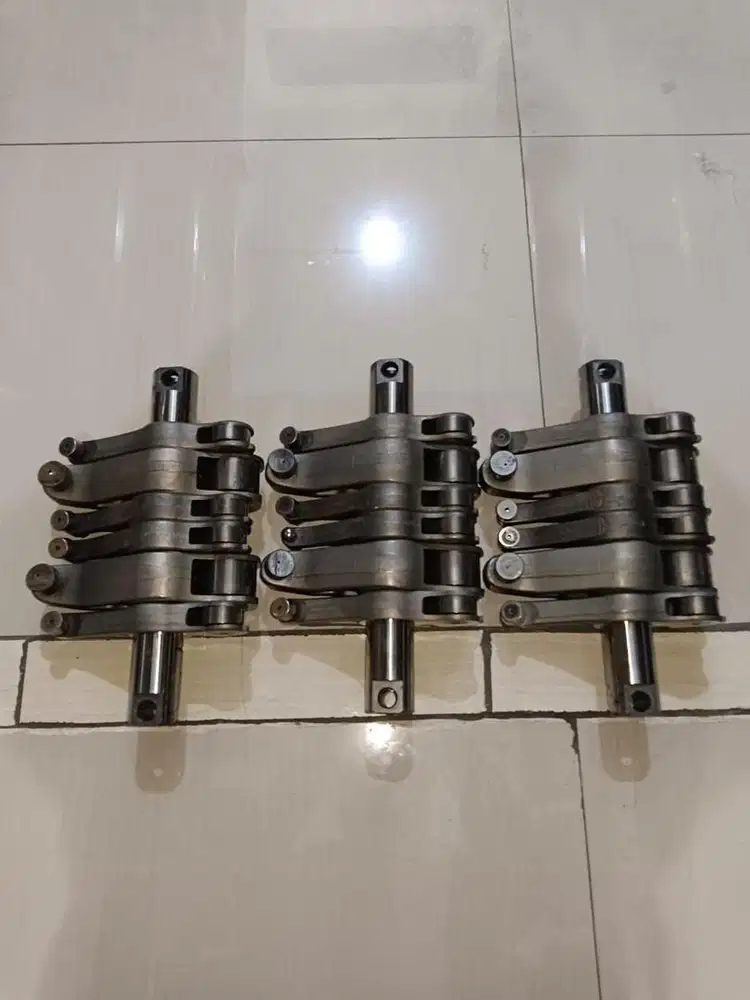 Shaft & Rocker Arm Second EX CAT C18/C15 kondisi bagus