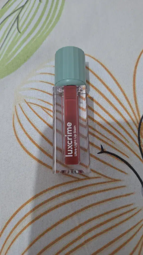 Liptint Luxcrime shade Rose Sand