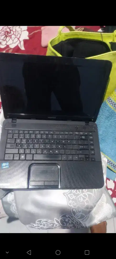 Laptop Toshiba core i3