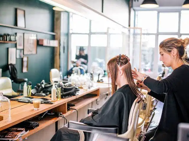 DIBUTUHKAN HAIRSTYLIST SALON WANITA CILEDUG