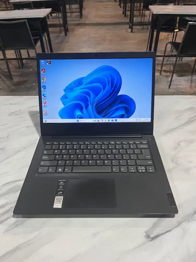 Laptop Lenovo Ideapad Slim 3 AMD 3020E RAM 4GB SSD 256GB