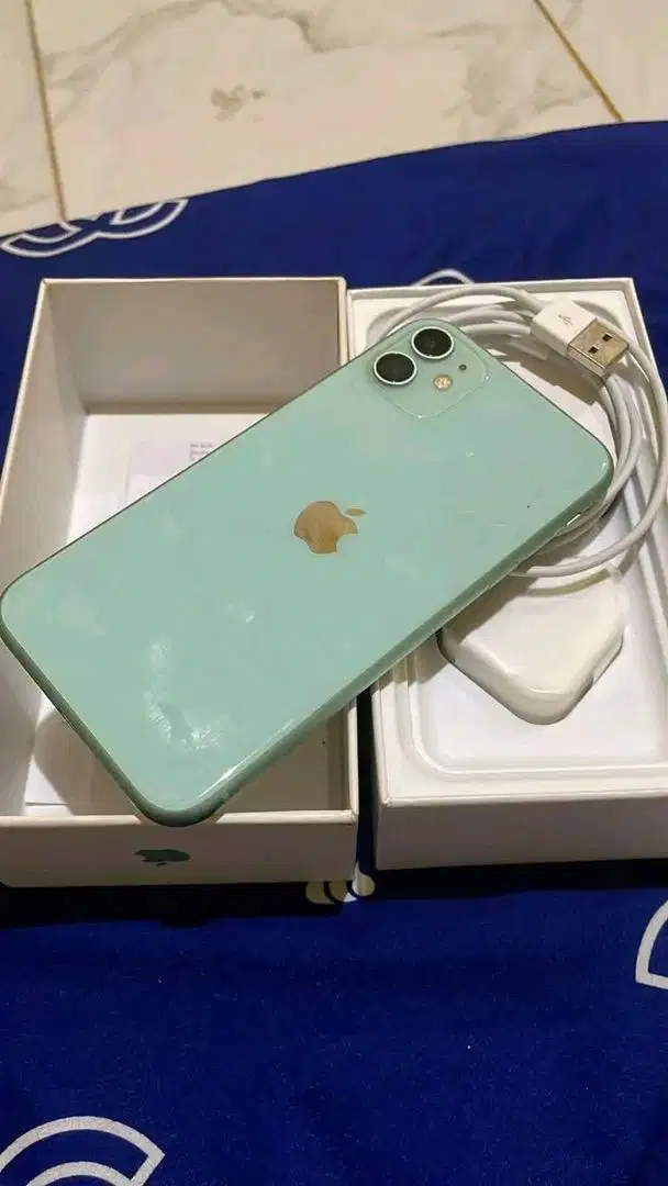 Dijual iphone 11 64gb