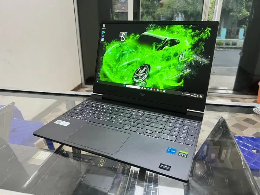 GAMING HP VICTUS CORE I5gen12 RTX3050 SSD 512 GB GARANSI